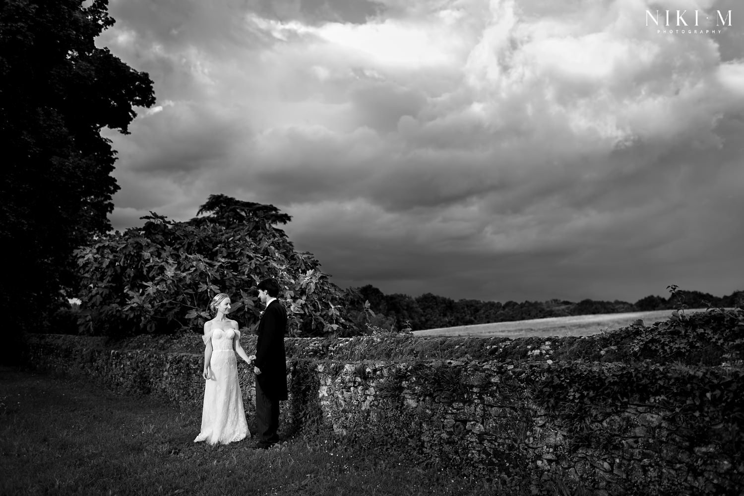Dordogne france wedding couple photographs