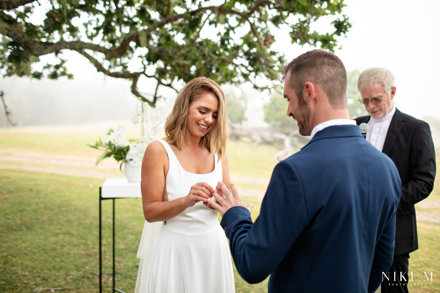 Lexi and Luke exchange wedding rings which were brought to South Africa from Greece. Luke chose the same jeweller that made Lexi's engagement ring, Nicolas Joyeros