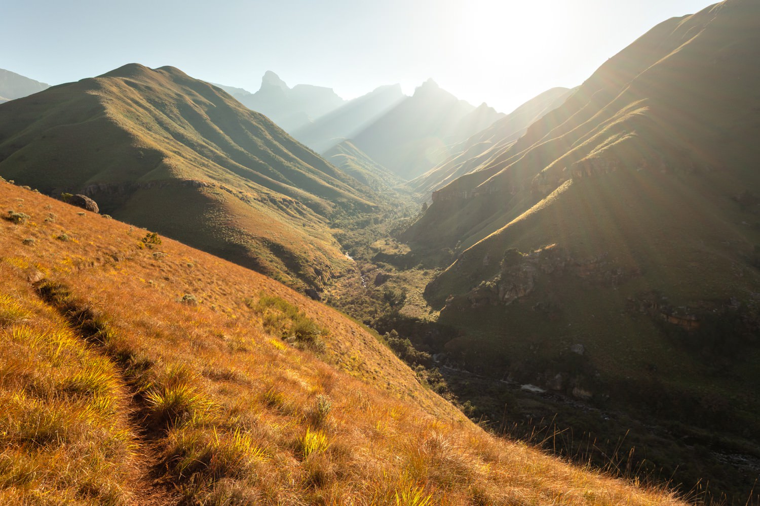 The walk to the Marble Baths from Injisuthi camp has spectacular views! Especially in Autumn as the landscape turns golden.